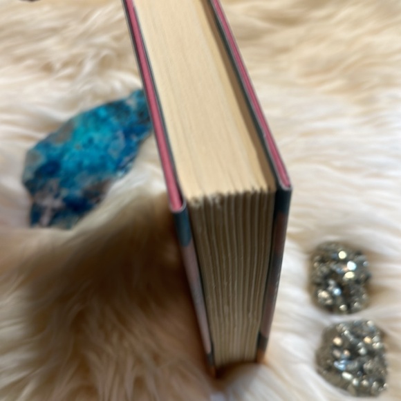 The love song of Miss Queenie Hennessey. Hardback - Picture 3 of 5